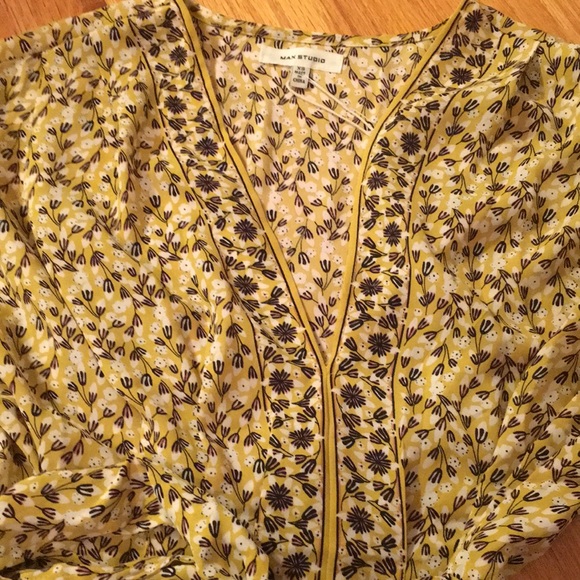 Max Studio Yellow Print Front Tie/Elastic Waist Back Shirt - SZ - XS - NWT - Picture 2 of 6